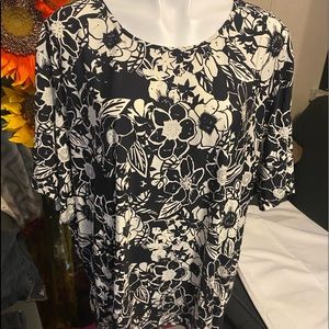 Pretty black and white top